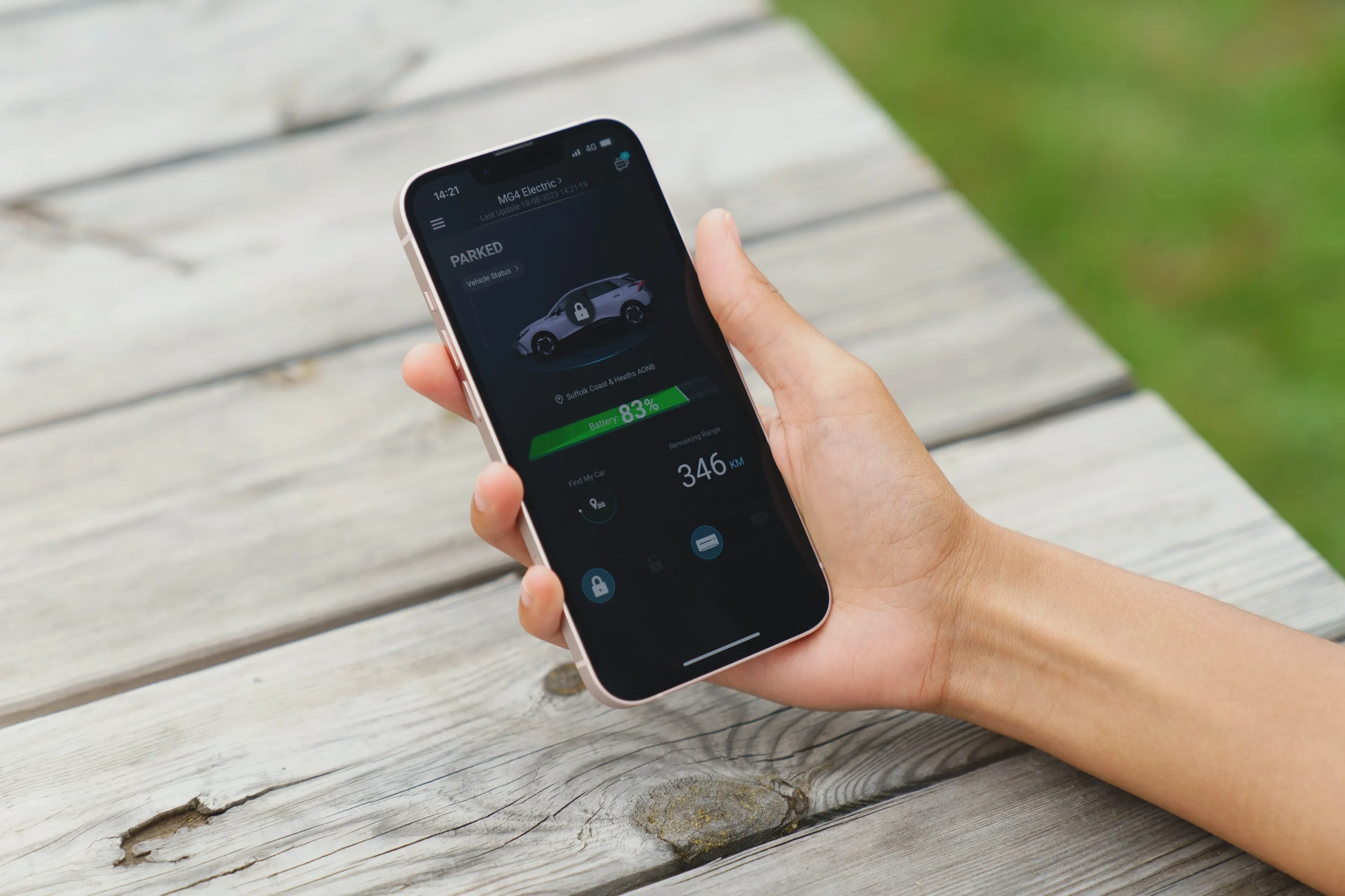 MG iSMART connectivity system